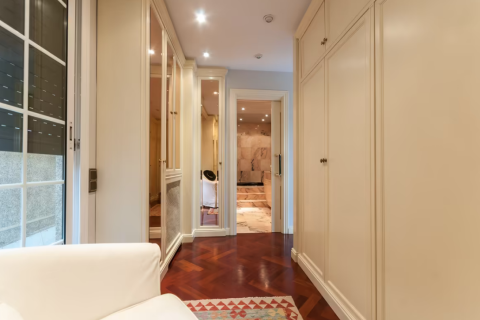 Apartment à vendre Eixample, Barcelona, Espagne, 6 chambres, 275 m2 No. 133473 - photo 16