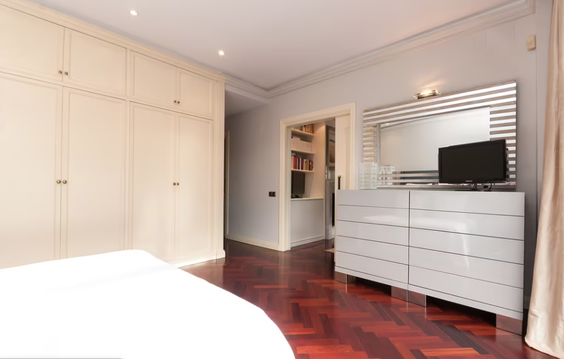 Lägenhet i Eixample, Barcelona, Spanien 6 sovrum, 275 kvm. Nr. 133473