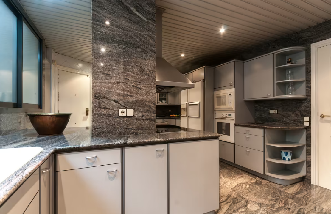 Lägenhet i Eixample, Barcelona, Spanien 6 sovrum, 275 kvm. Nr. 133473