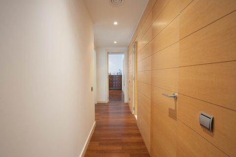 Apartment à vendre Barcelona, Espagne, 4 chambres, 170 m2 No. 133469 - photo 6