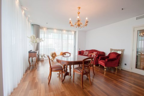 Apartment à vendre Barcelona, Espagne, 4 chambres, 170 m2 No. 133469 - photo 8