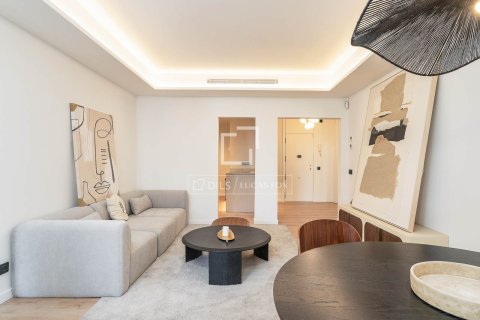 Dzīvoklis pārdošanā Barcelona, Spānijā 3 istabas, 100 m2 Nr. 166801 - attēls 8