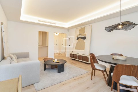 Dzīvoklis pārdošanā Barcelona, Spānijā 3 istabas, 100 m2 Nr. 166801 - attēls 18