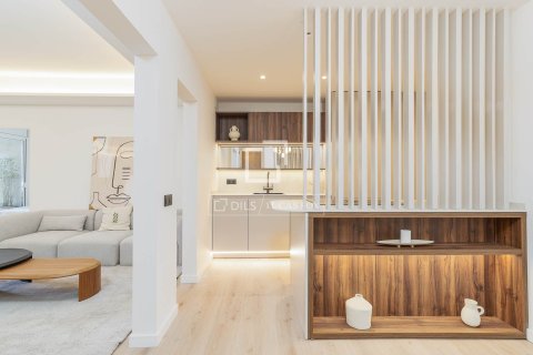 Dzīvoklis pārdošanā Barcelona, Spānijā 3 istabas, 100 m2 Nr. 166801 - attēls 10