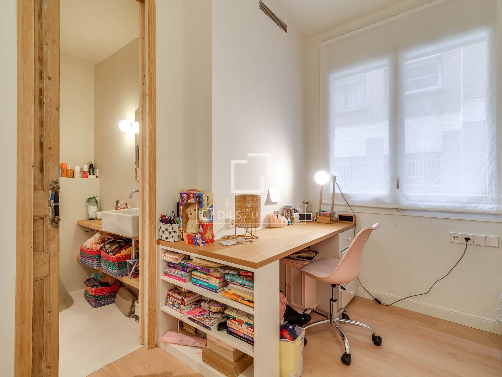 Huoneisto Barcelona, Espanja 4 makuuhuonetta, 180 m2 No. 166800