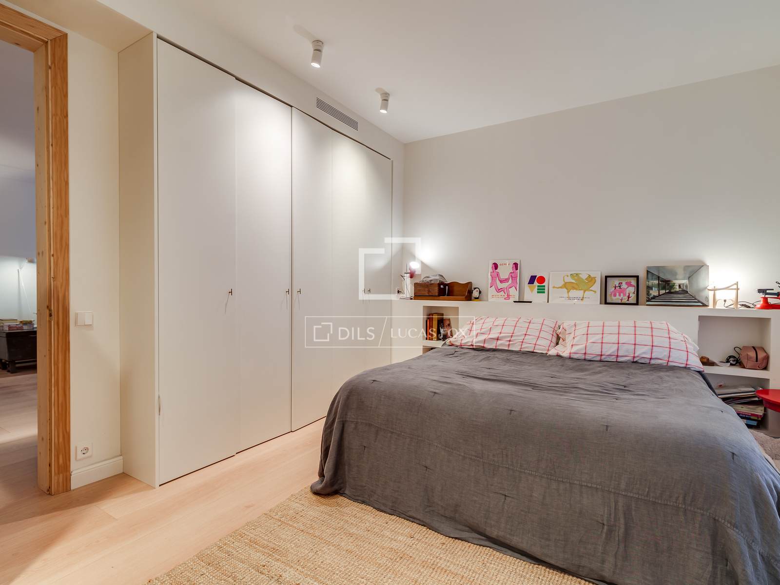 Huoneisto Barcelona, Espanja 4 makuuhuonetta, 180 m2 No. 166800