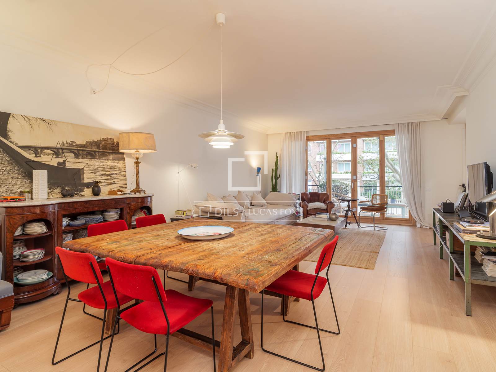 Huoneisto Barcelona, Espanja 4 makuuhuonetta, 180 m2 No. 166800