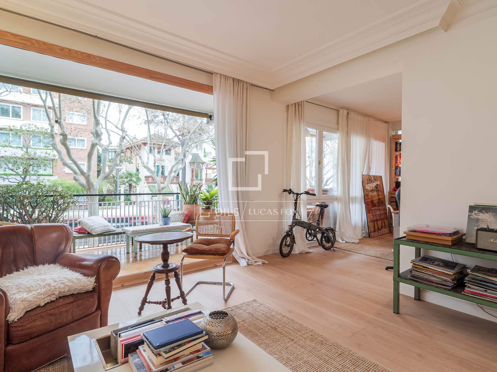 Huoneisto Barcelona, Espanja 4 makuuhuonetta, 180 m2 No. 166800