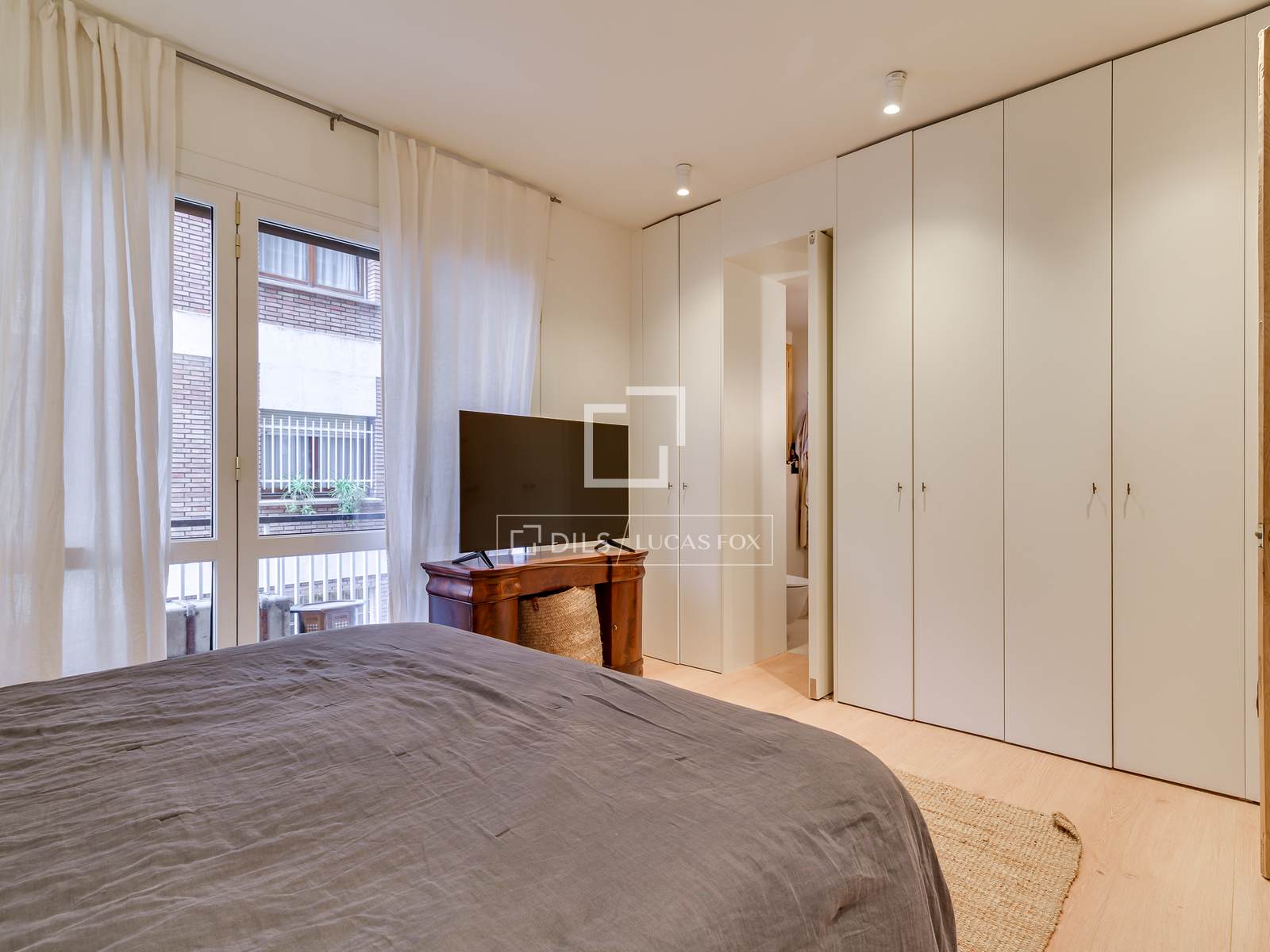 Huoneisto Barcelona, Espanja 4 makuuhuonetta, 180 m2 No. 166800