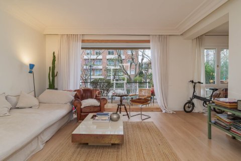 Apartament w Barcelona, Hiszpania 4 sypialnie, 180 mkw. nr 166800