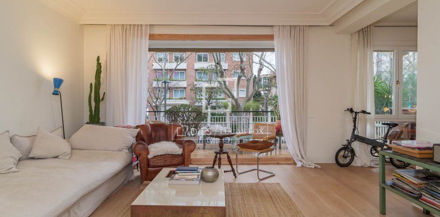 Apartament w Barcelona, Hiszpania 4 sypialnie, 180 mkw. nr 166800