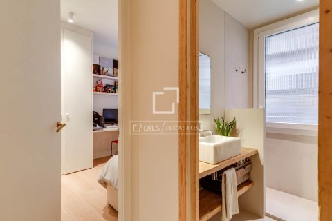 Apartament w Barcelona, Hiszpania 4 sypialnie, 180 mkw. nr 166800 – zdjęcie 30