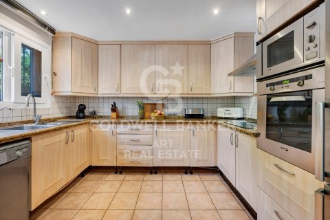 Kaupunkipientalo myytävänä Marbella, Malaga, Espanja, 4 makuuhuonetta, 163 m2 No. 157565 - kuva 4