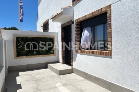 Villa en venta en Pilar de la Horadada, Alicante, España 3 dormitorios, 95 m2 No. 173829 - foto 2