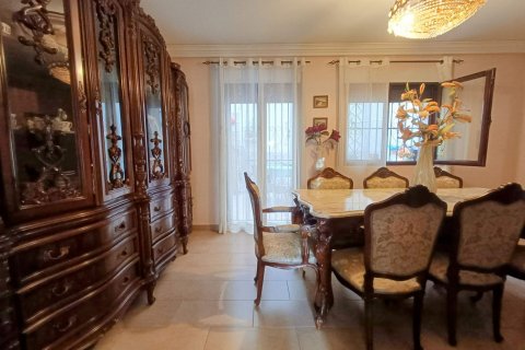 Townhouse for sale Aspe, Alicante, Spain 4 bedrooms, 239 sq.m. No. 115557 - photo 2