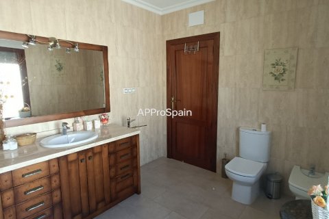 Townhouse for sale Aspe, Alicante, Spain 4 bedrooms, 239 sq.m. No. 115557 - photo 18