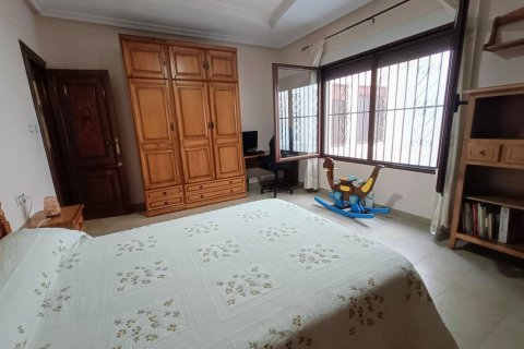 Townhouse for sale Aspe, Alicante, Spain 4 bedrooms, 239 sq.m. No. 115557 - photo 4