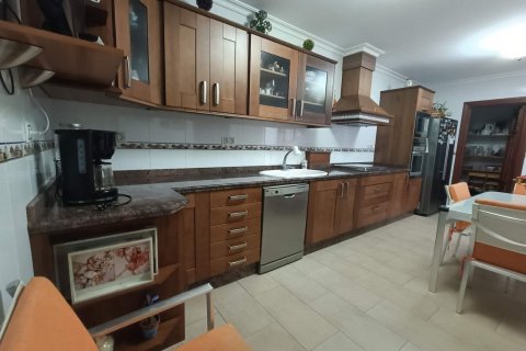 Townhouse for sale Aspe, Alicante, Spain 4 bedrooms, 239 sq.m. No. 115557 - photo 21