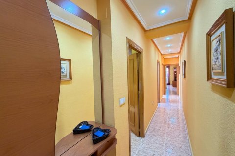 Apartamento en venta en Torrevieja, Alicante, España 2 dormitorios, 72 m2 No. 189671 - foto 3