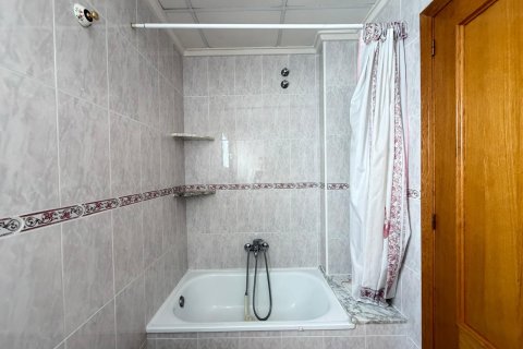 Apartamento en venta en Torrevieja, Alicante, España 2 dormitorios, 72 m2 No. 189671 - foto 14