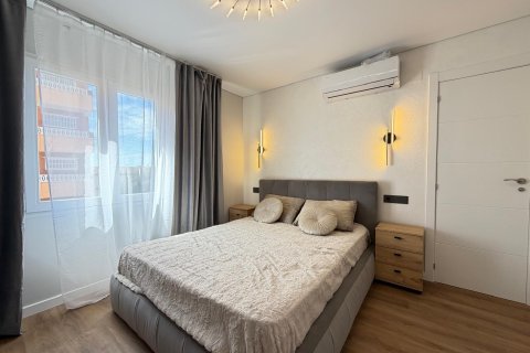 Huoneisto myytävänä Punta Prima, Alicante, Espanja, 3 makuuhuonetta, 91 m2 No. 189675 - kuva 6