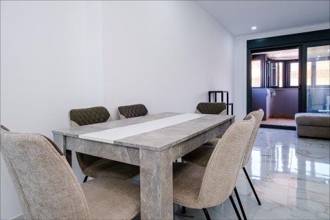 Apartment for sale in Torrevieja, Alicante, Spain 4 bedrooms, No. 189676 - photo 12