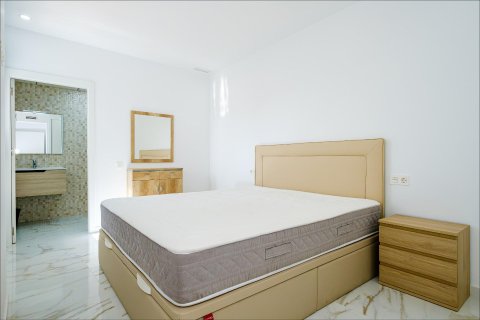 Apartment for sale in Torrevieja, Alicante, Spain 4 bedrooms, No. 189676 - photo 25