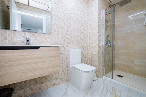 Apartment for sale in Torrevieja, Alicante, Spain 4 bedrooms, No. 189676 - photo 30