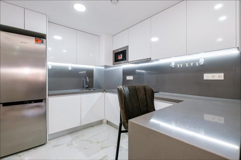 Apartment for sale in Torrevieja, Alicante, Spain 4 bedrooms, No. 189676 - photo 6