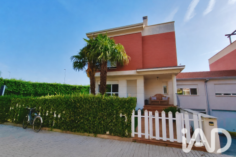 Продажа дома в Вальядолид, Испания 4 спальни, 343м2 №195084 - фото 2