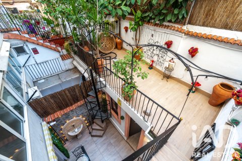 Продажа дуплекса в Барселона, Испания 4 спальни, 195м2 №195086 - фото 27