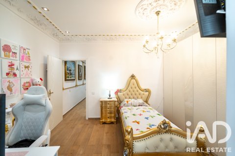 Продажа дуплекса в Барселона, Испания 4 спальни, 195м2 №195086 - фото 29