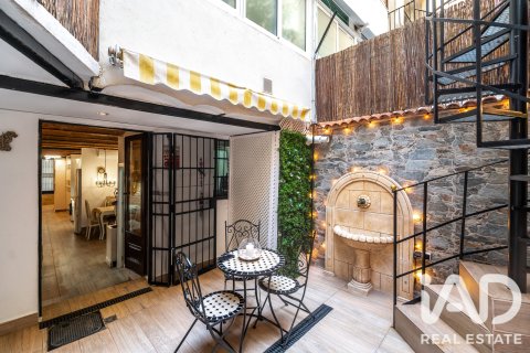Продажа дуплекса в Барселона, Испания 4 спальни, 195м2 №195086 - фото 22