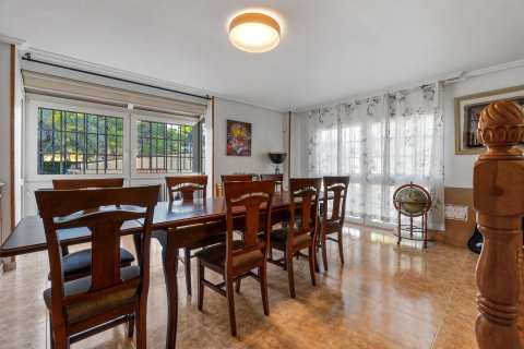 Villa à vendre à Los Balcones, Alicante, Espagne, 3 chambres, 257 m2 No. 141475 - photo 13