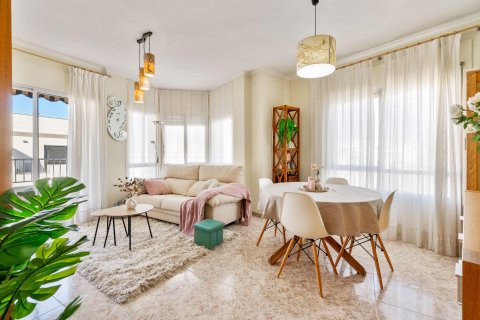 Huoneisto myytävänä Torrevieja, Alicante, Espanja, 3 makuuhuonetta, 101 m2 No. 141474 - kuva 1