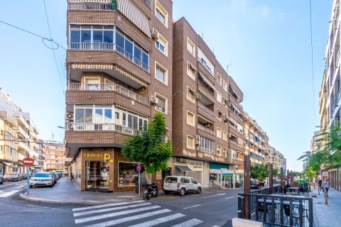 Huoneisto myytävänä Torrevieja, Alicante, Espanja, 3 makuuhuonetta, 101 m2 No. 141474 - kuva 27