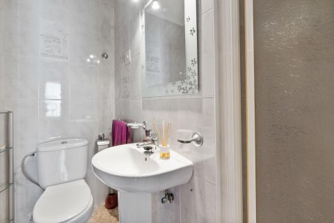 Huoneisto myytävänä Torrevieja, Alicante, Espanja, 3 makuuhuonetta, 101 m2 No. 141474 - kuva 13