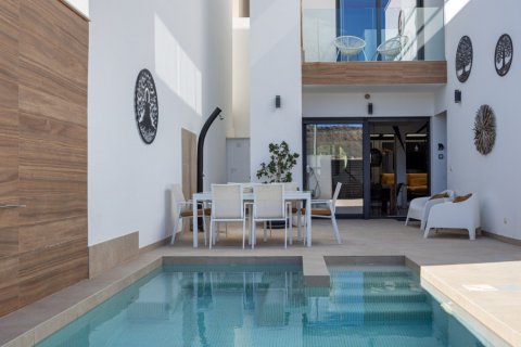 Kaupunkipientalo myytävänä Benijofar, Alicante, Espanja, 3 makuuhuonetta, 127 m2 No. 154798 - kuva 6