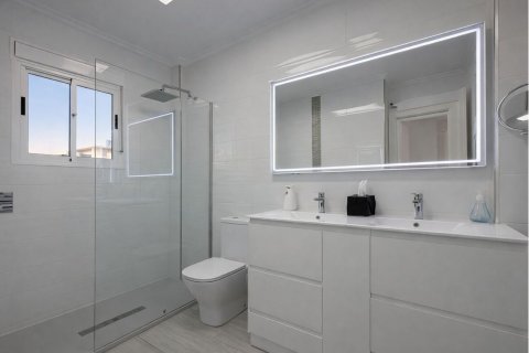 Kaupunkipientalo myytävänä La Zenia, Alicante, Espanja, 2 makuuhuonetta, 86 m2 No. 154800 - kuva 22