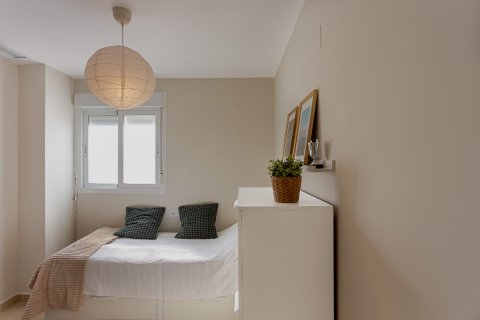 Продажа квартиры в Аликанте, Испания 2 спальни, 75м2 №154794 - фото 16