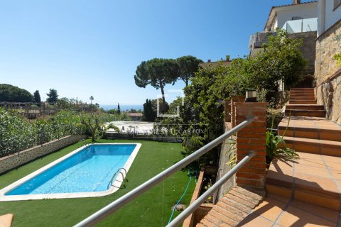 Villa en venta en Cabrils, Barcelona, España 4 dormitorios, 226 m2 No. 192575 - foto 3
