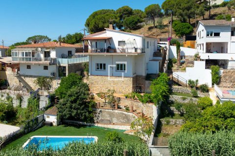 Villa en Cabrils, Barcelona, España 4 dormitorios, 226 m2 No. 192575
