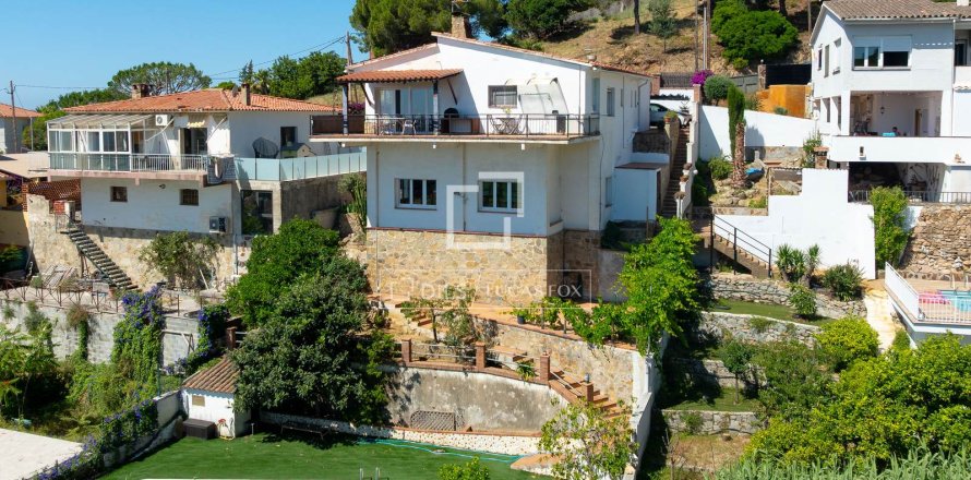 Villa en Cabrils, Barcelona, España 4 dormitorios, 226 m2 No. 192575