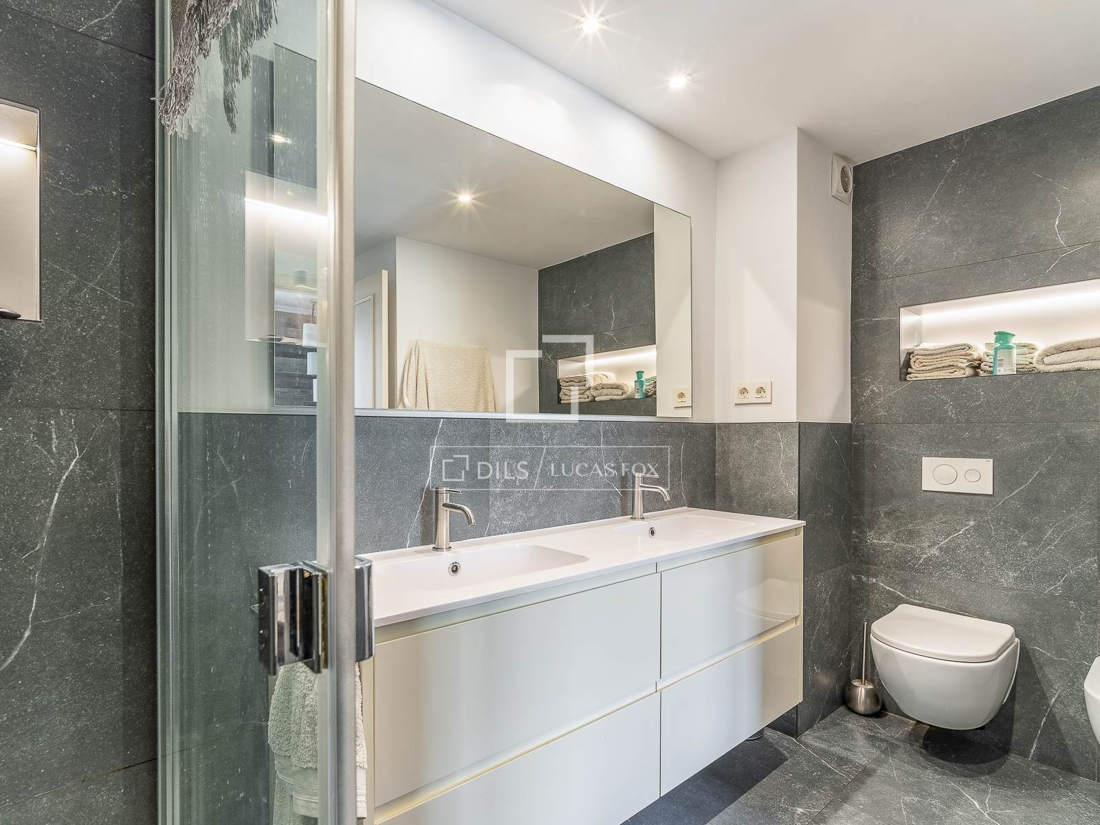 Wohnung in Barcelona, Spanien 3 Schlafzimmer, 141 m2 Nr. 192574