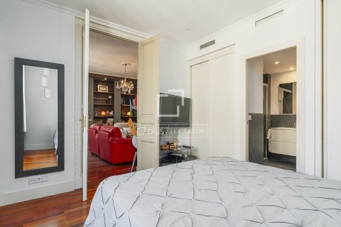 Apartamento en venta en Barcelona, España 3 dormitorios, 141 m2 No. 192574 - foto 16