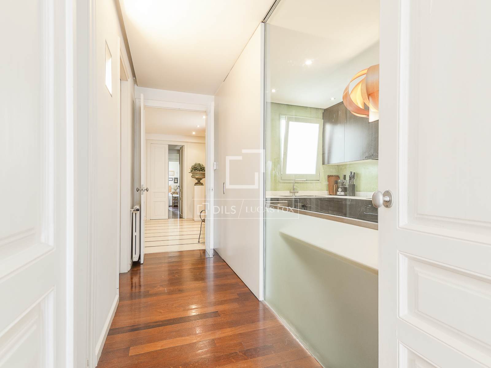Huoneisto Barcelona, Espanja 3 makuuhuonetta, 168 m2 No. 192576