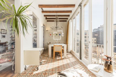 Apartamento en Barcelona, España 3 dormitorios, 168 m2 No. 192576