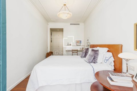 Apartamento en venta en Barcelona, España 3 dormitorios, 168 m2 No. 192576 - foto 27