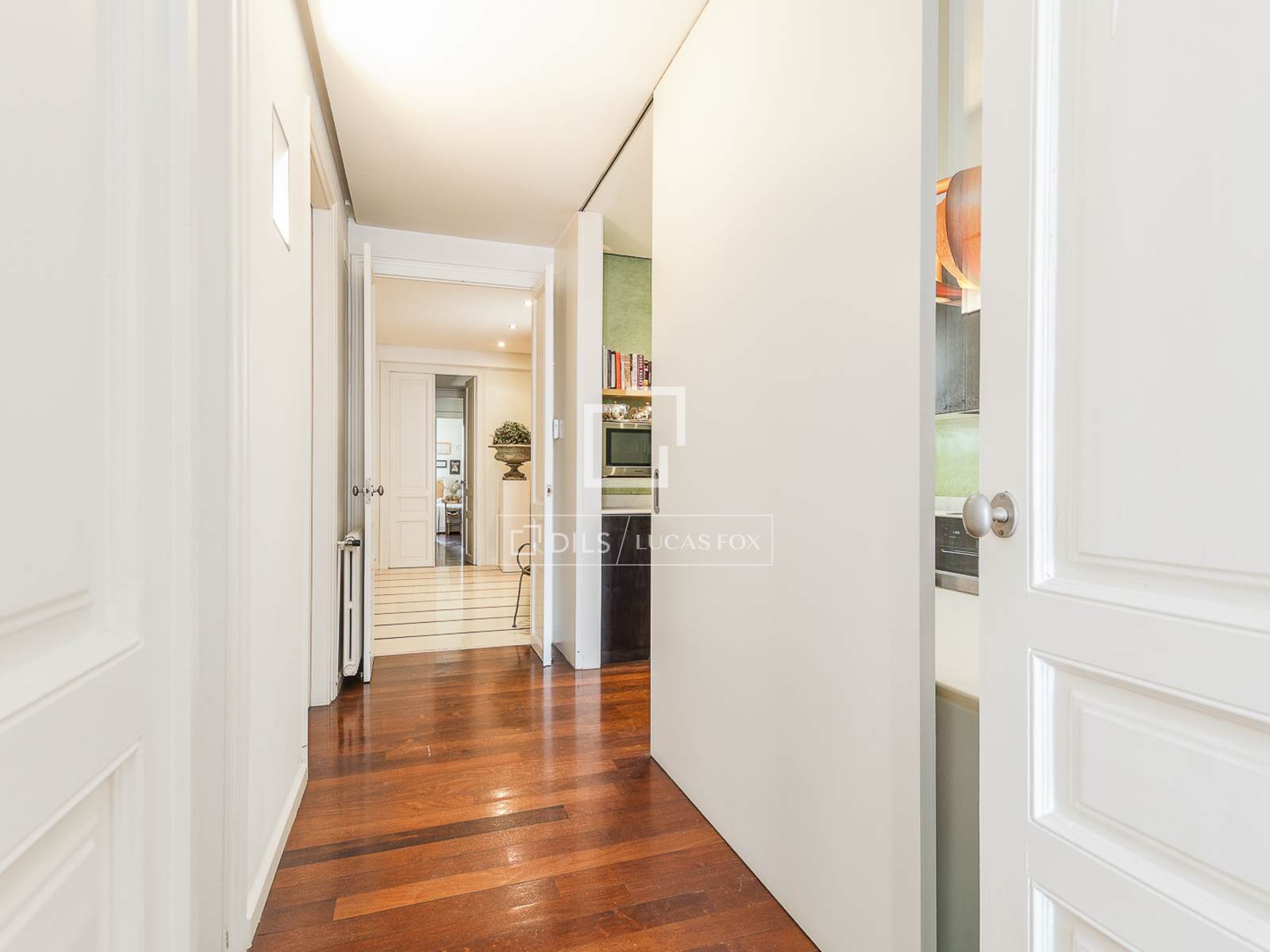 Huoneisto Barcelona, Espanja 3 makuuhuonetta, 168 m2 No. 192576