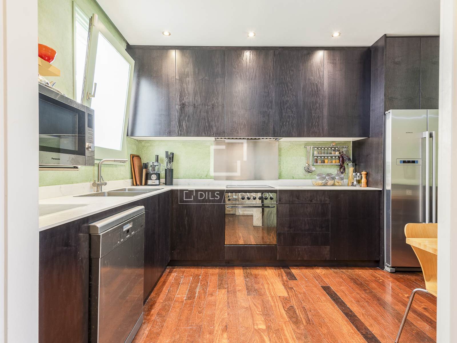 Huoneisto Barcelona, Espanja 3 makuuhuonetta, 168 m2 No. 192576